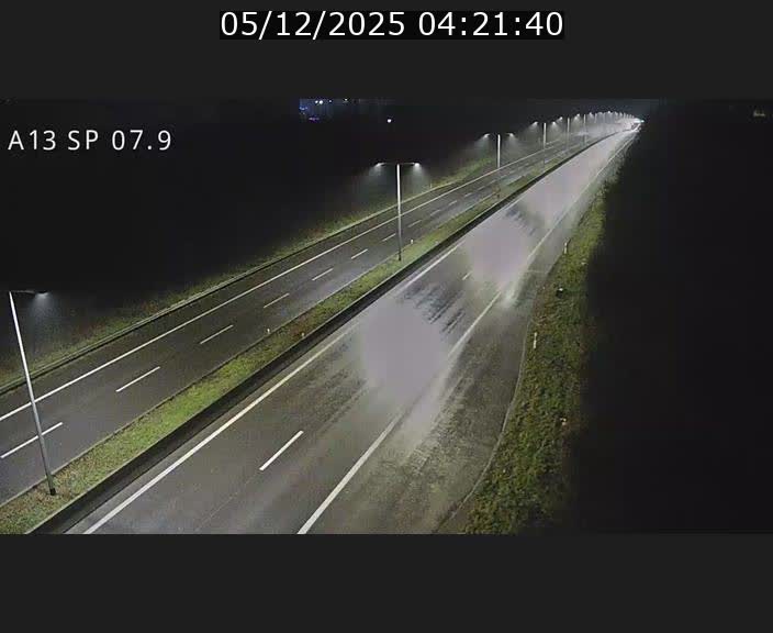 <h2>Traffic live webcam Luxembourg Jonction Lankelz - A13 direction Pétange - BK 7.9</h2>
