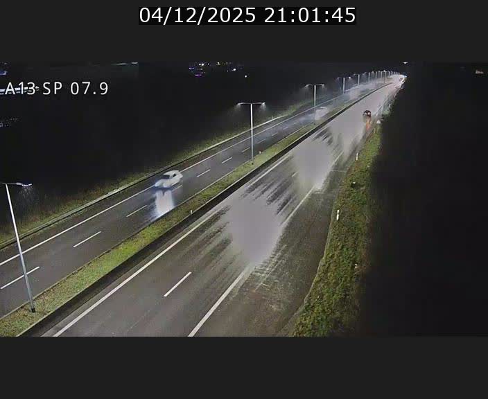 <h2>Traffic live webcam Luxembourg Jonction Lankelz - A13 direction Pétange - BK 7.9</h2>