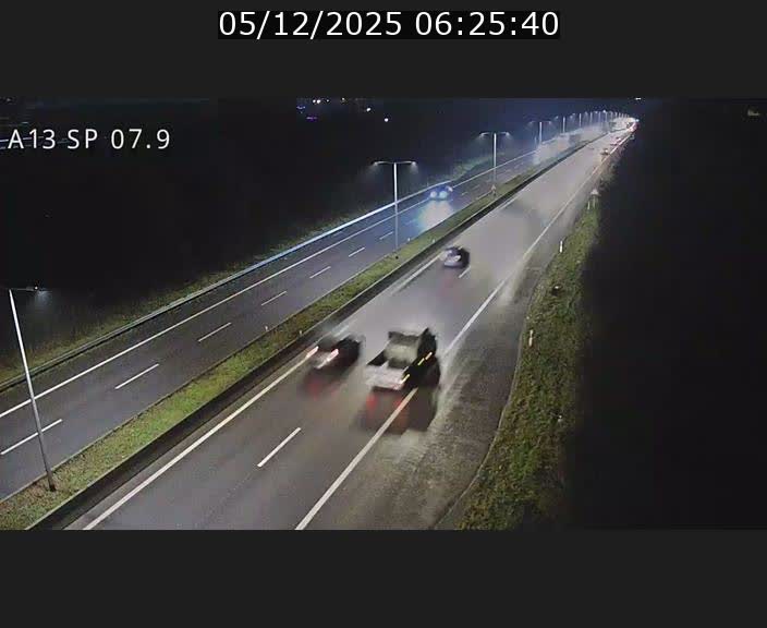 <h2>Traffic live webcam Luxembourg Jonction Lankelz - A13 direction Pétange - BK 7.9</h2>