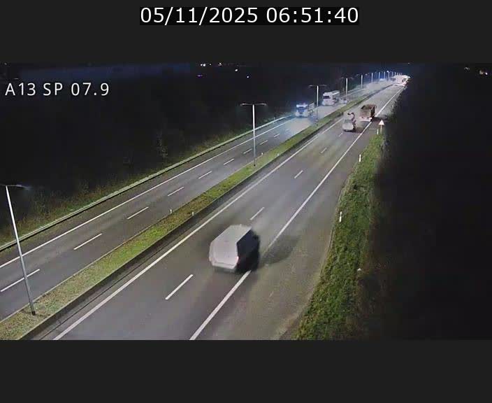 <h2>Traffic live webcam Luxembourg Jonction Lankelz - A13 direction Pétange - BK 7.9</h2>