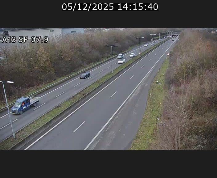 <h2>Traffic live webcam Luxembourg Jonction Lankelz - A13 direction Pétange - BK 7.9</h2>