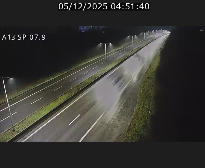 <h2>Traffic live webcam Luxembourg Jonction Lankelz - A13 direction Pétange - BK 7.9</h2>