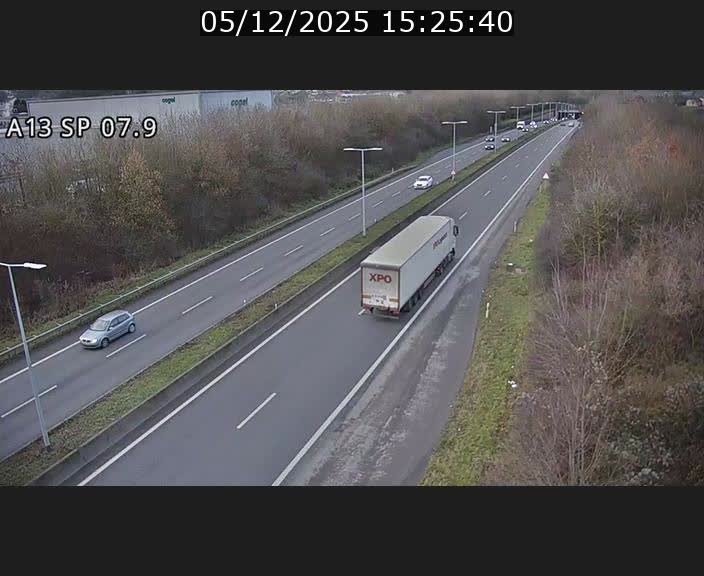 <h2>Traffic live webcam Luxembourg Jonction Lankelz - A13 direction Pétange - BK 7.9</h2>