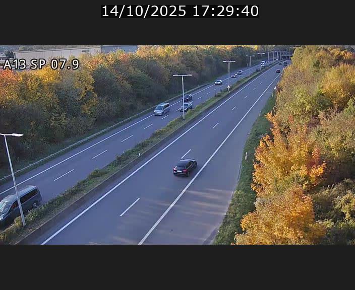 <h2>Traffic live webcam Luxembourg Jonction Lankelz - A13 direction Pétange - BK 7.9</h2>