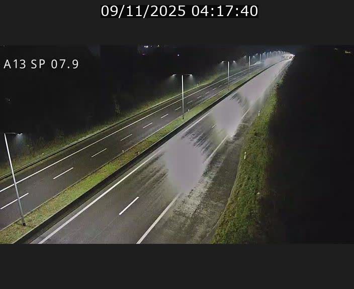 <h2>Traffic live webcam Luxembourg Jonction Lankelz - A13 direction Pétange - BK 7.9</h2>