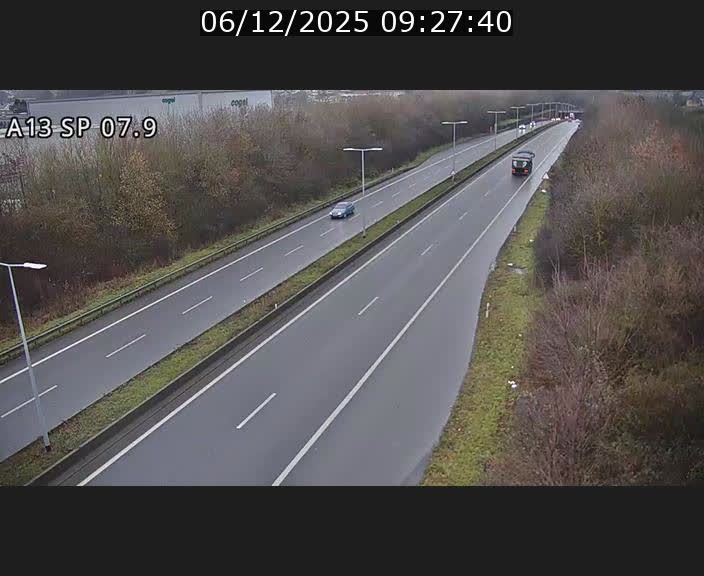<h2>Traffic live webcam Luxembourg Jonction Lankelz - A13 direction Pétange - BK 7.9</h2>