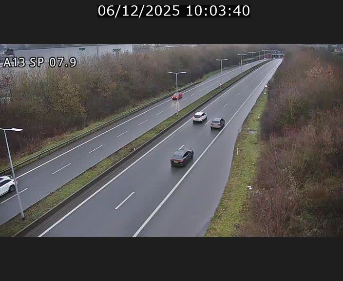 <h2>Traffic live webcam Luxembourg Jonction Lankelz - A13 direction Pétange - BK 7.9</h2>