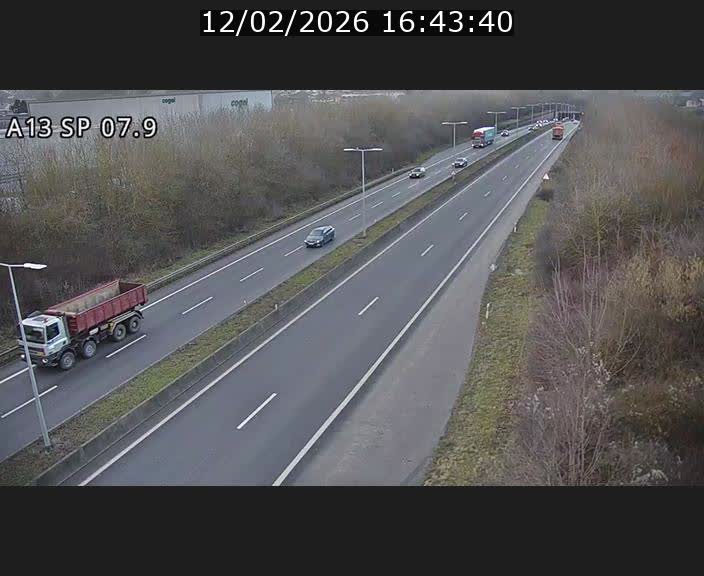 <h2>Traffic live webcam Luxembourg Jonction Lankelz - A13 direction Pétange - BK 7.9</h2>