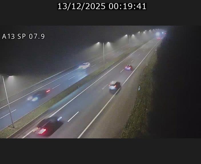 <h2>Traffic live webcam Luxembourg Jonction Lankelz - A13 direction Pétange - BK 7.9</h2>
