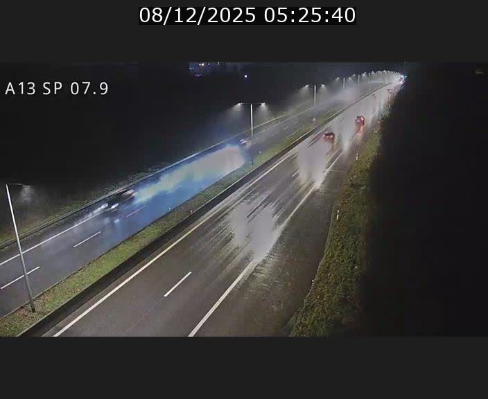 <h2>Traffic live webcam Luxembourg Jonction Lankelz - A13 direction Pétange - BK 7.9</h2>