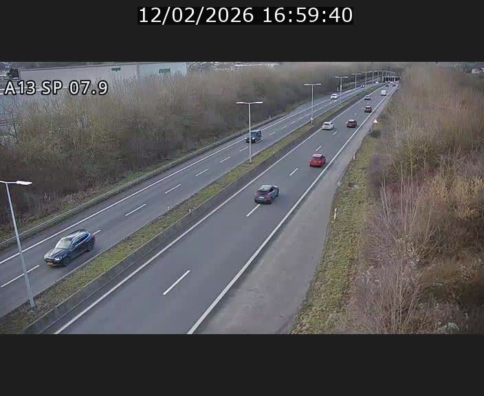 <h2>Traffic live webcam Luxembourg Jonction Lankelz - A13 direction Pétange - BK 7.9</h2>