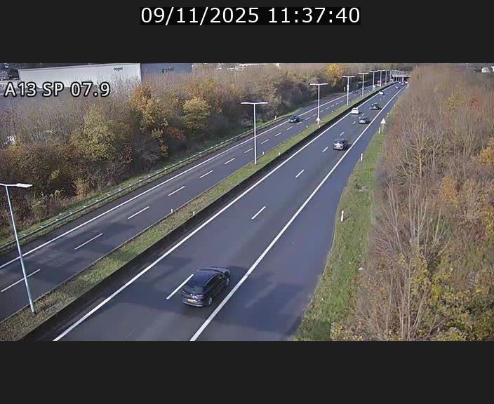 <h2>Traffic live webcam Luxembourg Jonction Lankelz - A13 direction Pétange - BK 7.9</h2>