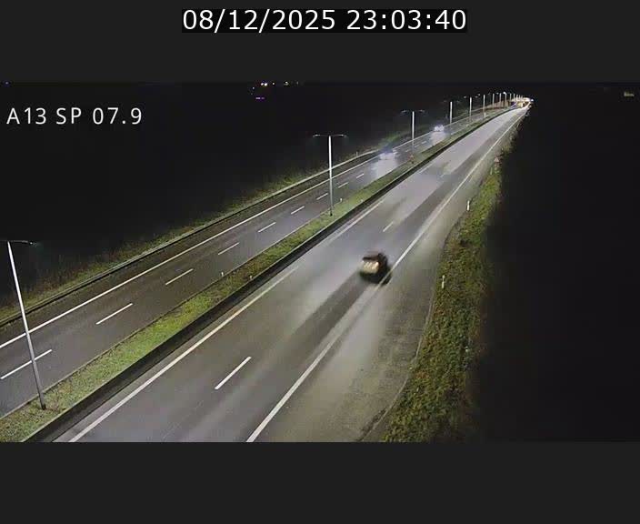 <h2>Traffic live webcam Luxembourg Jonction Lankelz - A13 direction Pétange - BK 7.9</h2>