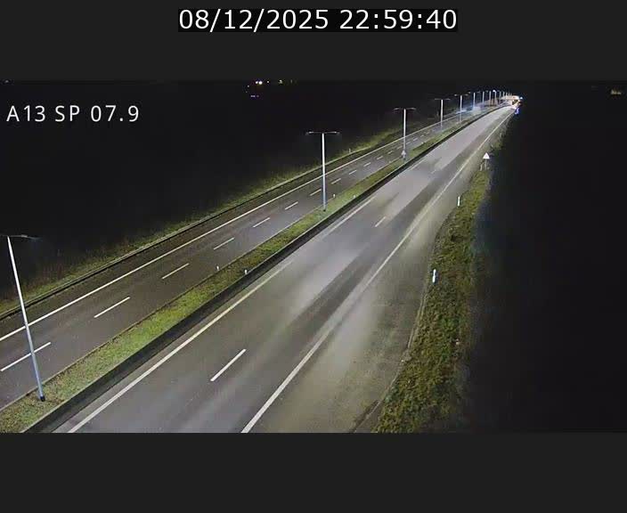<h2>Traffic live webcam Luxembourg Jonction Lankelz - A13 direction Pétange - BK 7.9</h2>