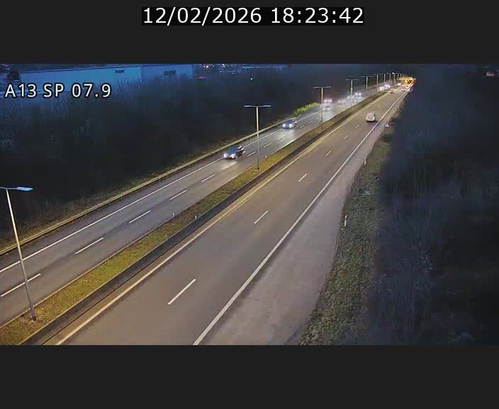 <h2>Traffic live webcam Luxembourg Jonction Lankelz - A13 direction Pétange - BK 7.9</h2>
