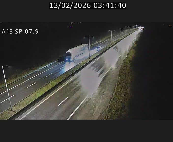 <h2>Traffic live webcam Luxembourg Jonction Lankelz - A13 direction Pétange - BK 7.9</h2>