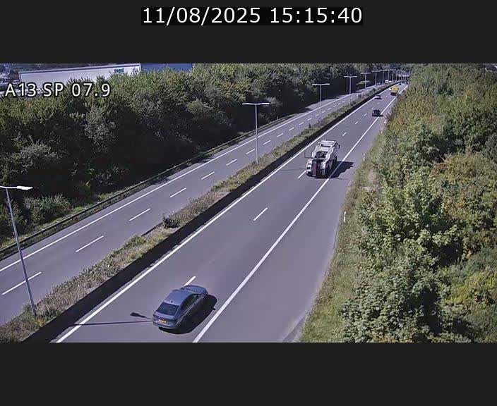 <h2>Traffic live webcam Luxembourg Jonction Lankelz - A13 direction Pétange - BK 7.9</h2>