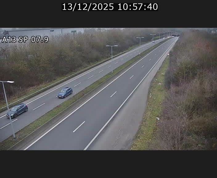 <h2>Traffic live webcam Luxembourg Jonction Lankelz - A13 direction Pétange - BK 7.9</h2>