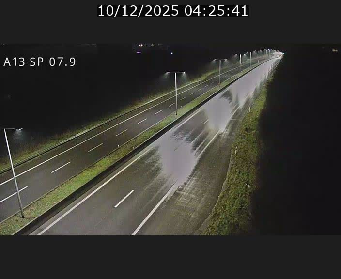 <h2>Traffic live webcam Luxembourg Jonction Lankelz - A13 direction Pétange - BK 7.9</h2>