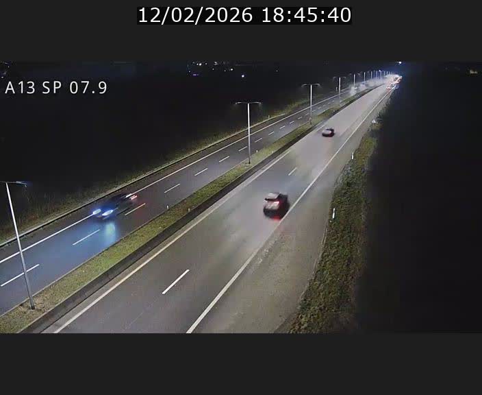 <h2>Traffic live webcam Luxembourg Jonction Lankelz - A13 direction Pétange - BK 7.9</h2>