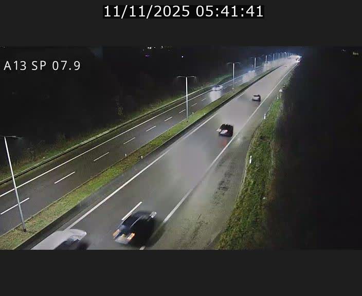 <h2>Traffic live webcam Luxembourg Jonction Lankelz - A13 direction Pétange - BK 7.9</h2>