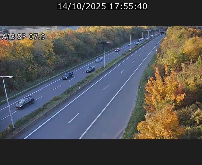 <h2>Traffic live webcam Luxembourg Jonction Lankelz - A13 direction Pétange - BK 7.9</h2>