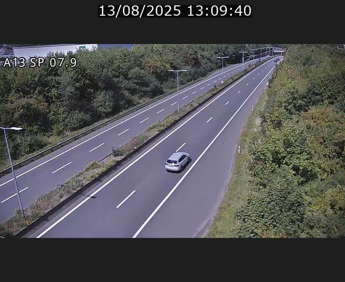 <h2>Traffic live webcam Luxembourg Jonction Lankelz - A13 direction Pétange - BK 7.9</h2>