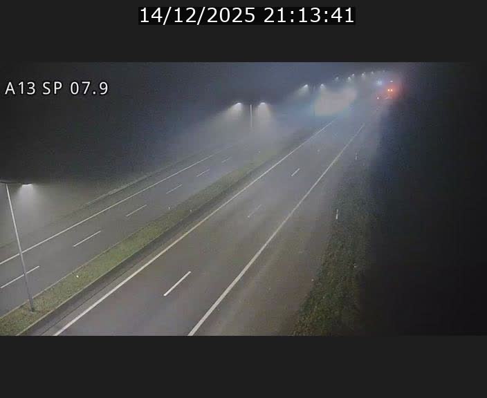 <h2>Traffic live webcam Luxembourg Jonction Lankelz - A13 direction Pétange - BK 7.9</h2>