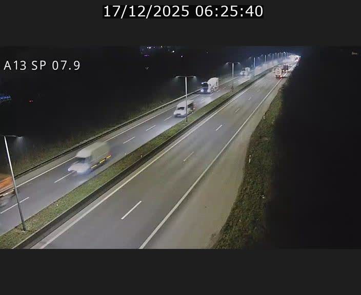 <h2>Traffic live webcam Luxembourg Jonction Lankelz - A13 direction Pétange - BK 7.9</h2>