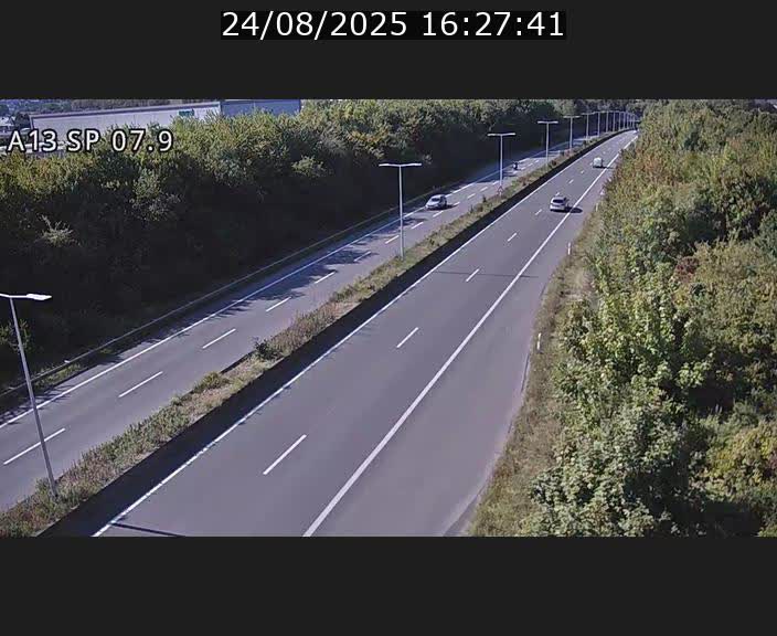 <h2>Traffic live webcam Luxembourg Jonction Lankelz - A13 direction Pétange - BK 7.9</h2>