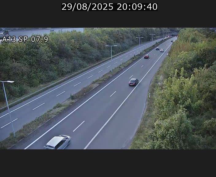 <h2>Traffic live webcam Luxembourg Jonction Lankelz - A13 direction Pétange - BK 7.9</h2>