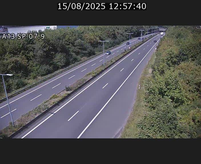 <h2>Traffic live webcam Luxembourg Jonction Lankelz - A13 direction Pétange - BK 7.9</h2>