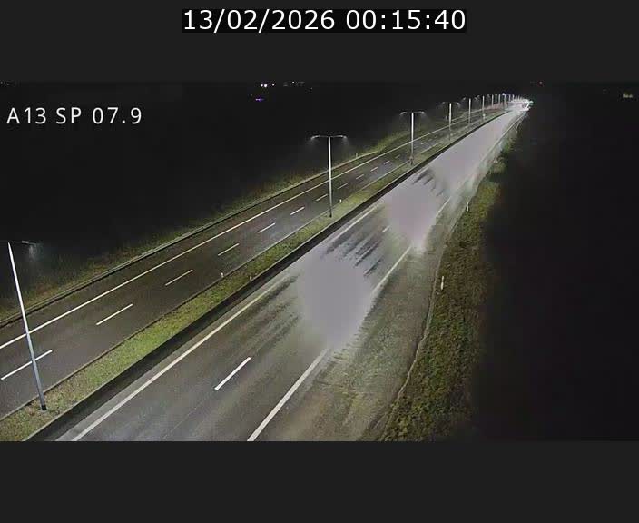 <h2>Traffic live webcam Luxembourg Jonction Lankelz - A13 direction Pétange - BK 7.9</h2>