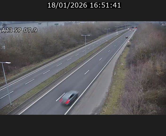 <h2>Traffic live webcam Luxembourg Jonction Lankelz - A13 direction Pétange - BK 7.9</h2>