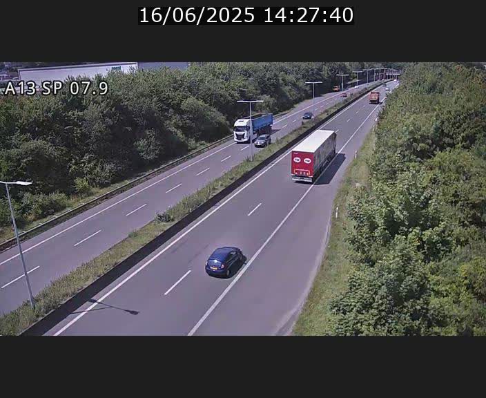 Traffic live webcam Luxembourg Jonction Lankelz - A13 direction Pétange - BK 7.9