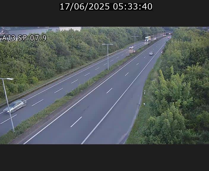 Traffic live webcam Luxembourg Jonction Lankelz - A13 direction Pétange - BK 7.9