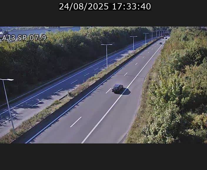 <h2>Traffic live webcam Luxembourg Jonction Lankelz - A13 direction Pétange - BK 7.9</h2>