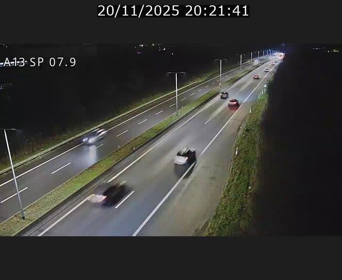 Traffic live webcam Luxembourg Jonction Lankelz - A13 direction Pétange - BK 7.9