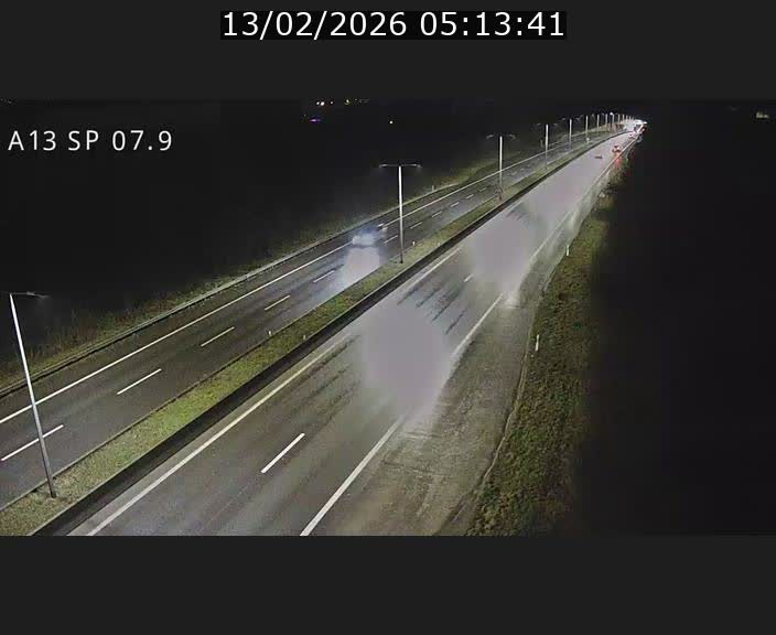 <h2>Traffic live webcam Luxembourg Jonction Lankelz - A13 direction Pétange - BK 7.9</h2>