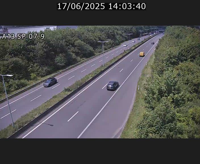 Traffic live webcam Luxembourg Jonction Lankelz - A13 direction Pétange - BK 7.9