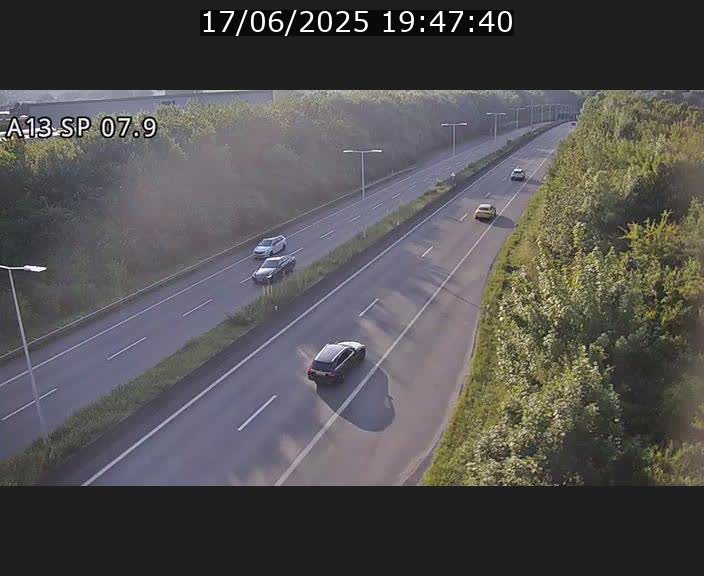 <h2>Traffic live webcam Luxembourg Jonction Lankelz - A13 direction Pétange - BK 7.9</h2>