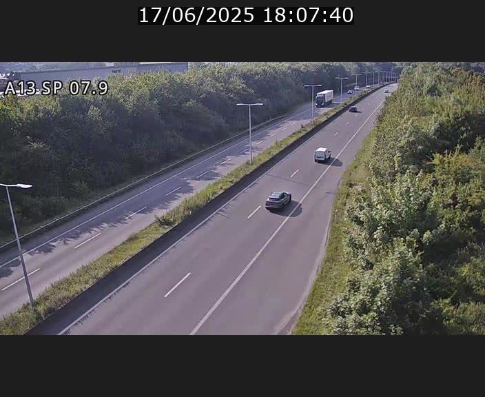 <h2>Traffic live webcam Luxembourg Jonction Lankelz - A13 direction Pétange - BK 7.9</h2>