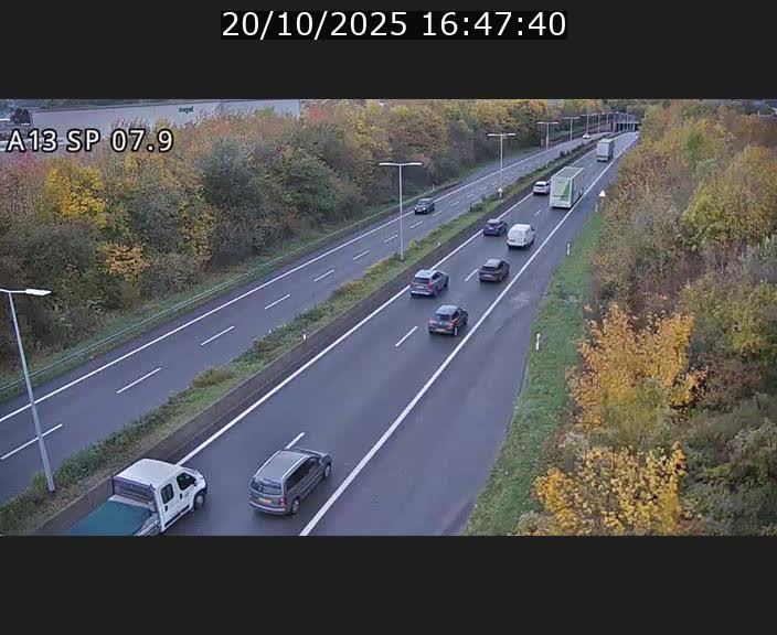 <h2>Traffic live webcam Luxembourg Jonction Lankelz - A13 direction Pétange - BK 7.9</h2>
