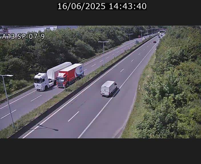 Traffic live webcam Luxembourg Jonction Lankelz - A13 direction Pétange - BK 7.9