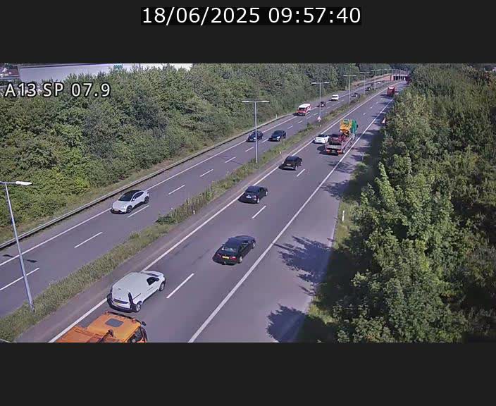 Traffic live webcam Luxembourg Jonction Lankelz - A13 direction Pétange - BK 7.9