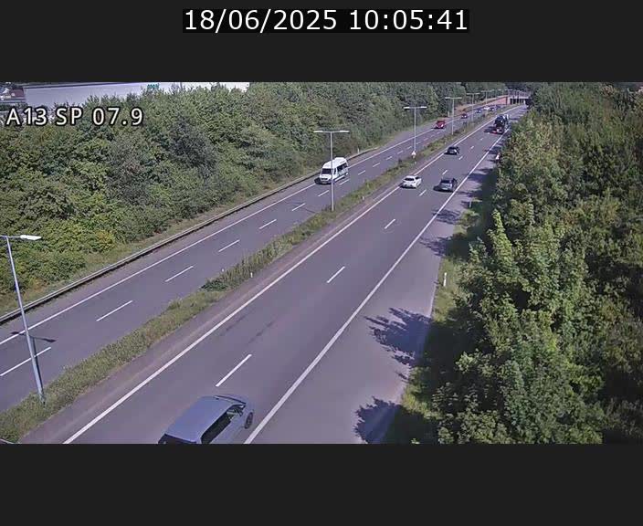 Traffic live webcam Luxembourg Jonction Lankelz - A13 direction Pétange - BK 7.9