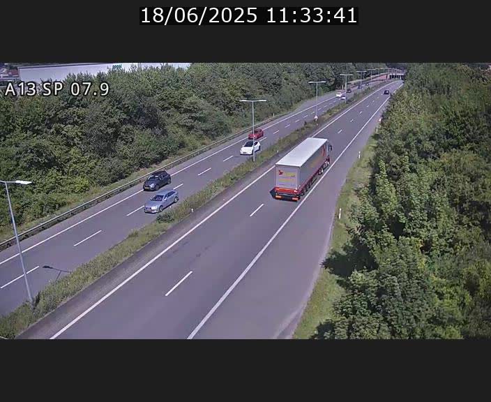 Traffic live webcam Luxembourg Jonction Lankelz - A13 direction Pétange - BK 7.9