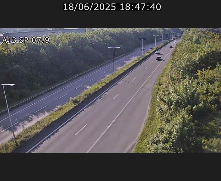 Traffic live webcam Luxembourg Jonction Lankelz - A13 direction Pétange - BK 7.9