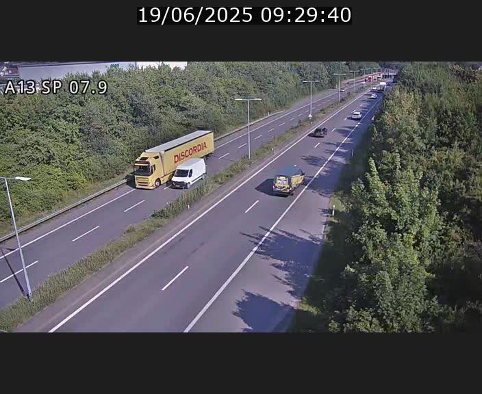 Traffic live webcam Luxembourg Jonction Lankelz - A13 direction Pétange - BK 7.9