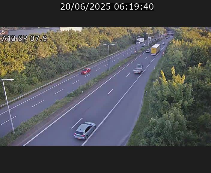 Traffic live webcam Luxembourg Jonction Lankelz - A13 direction Pétange - BK 7.9